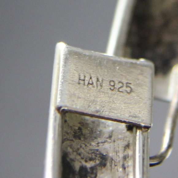 Oval 925 Han Vintage Sterling Textured Bangle - Picture 2 of 5